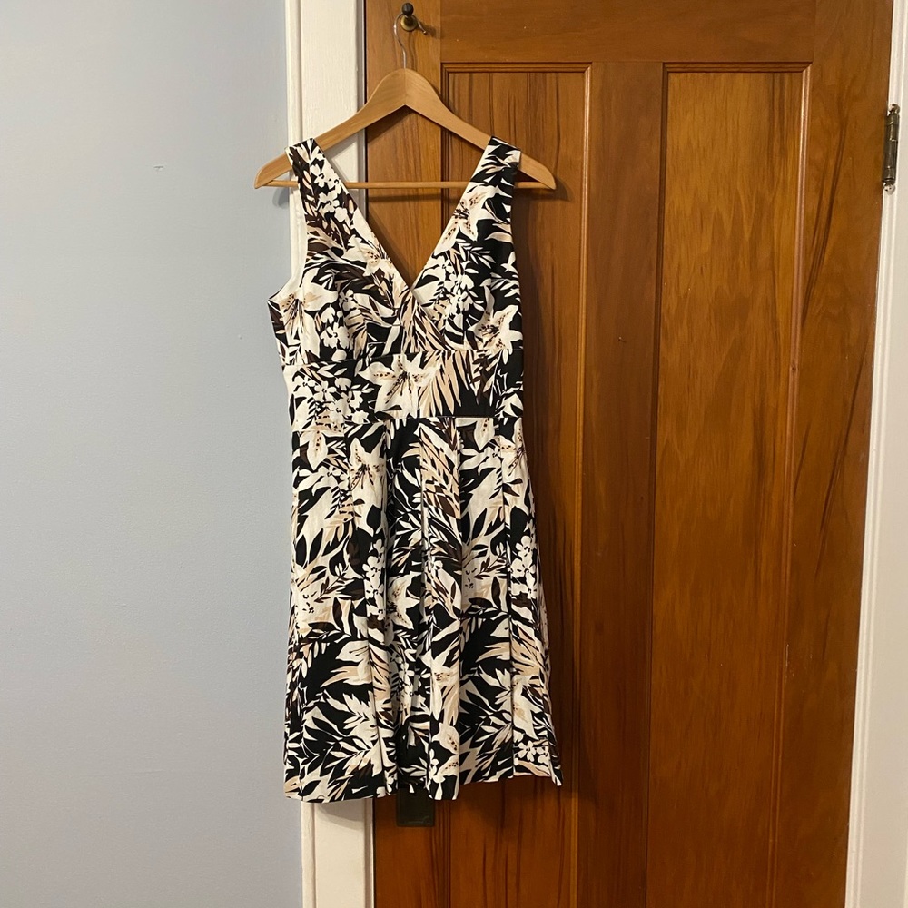 White House Black Market Summer dress in Size 10